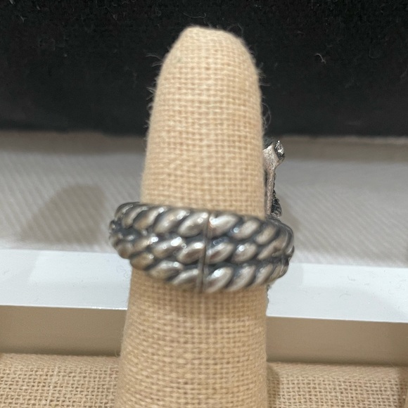 COCKTAIL STYLE STATEMENT RING - Picture 2 of 4